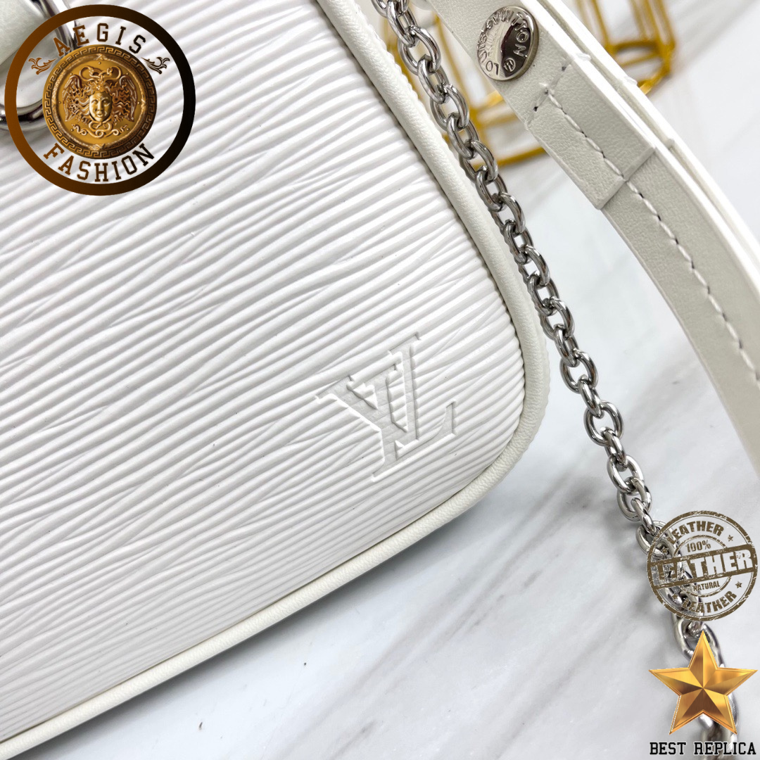 replica-louis-vuitton-easy-pouch-on-strap-white-bag-aegis-fashion